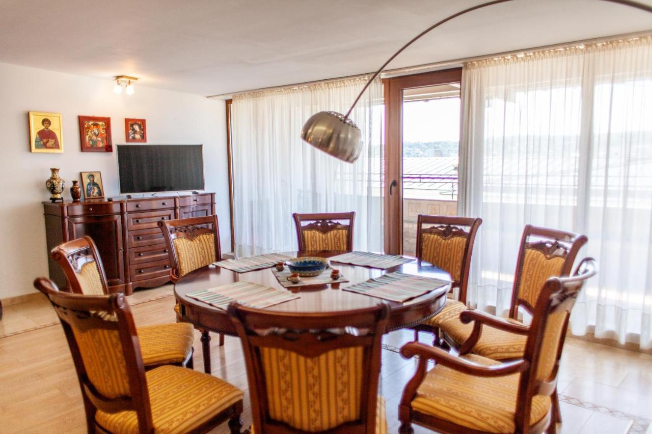 Spacious In Centre